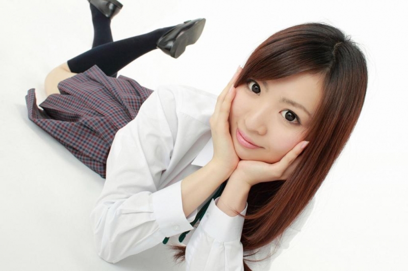 日本美女学生制服黑丝美腿写真