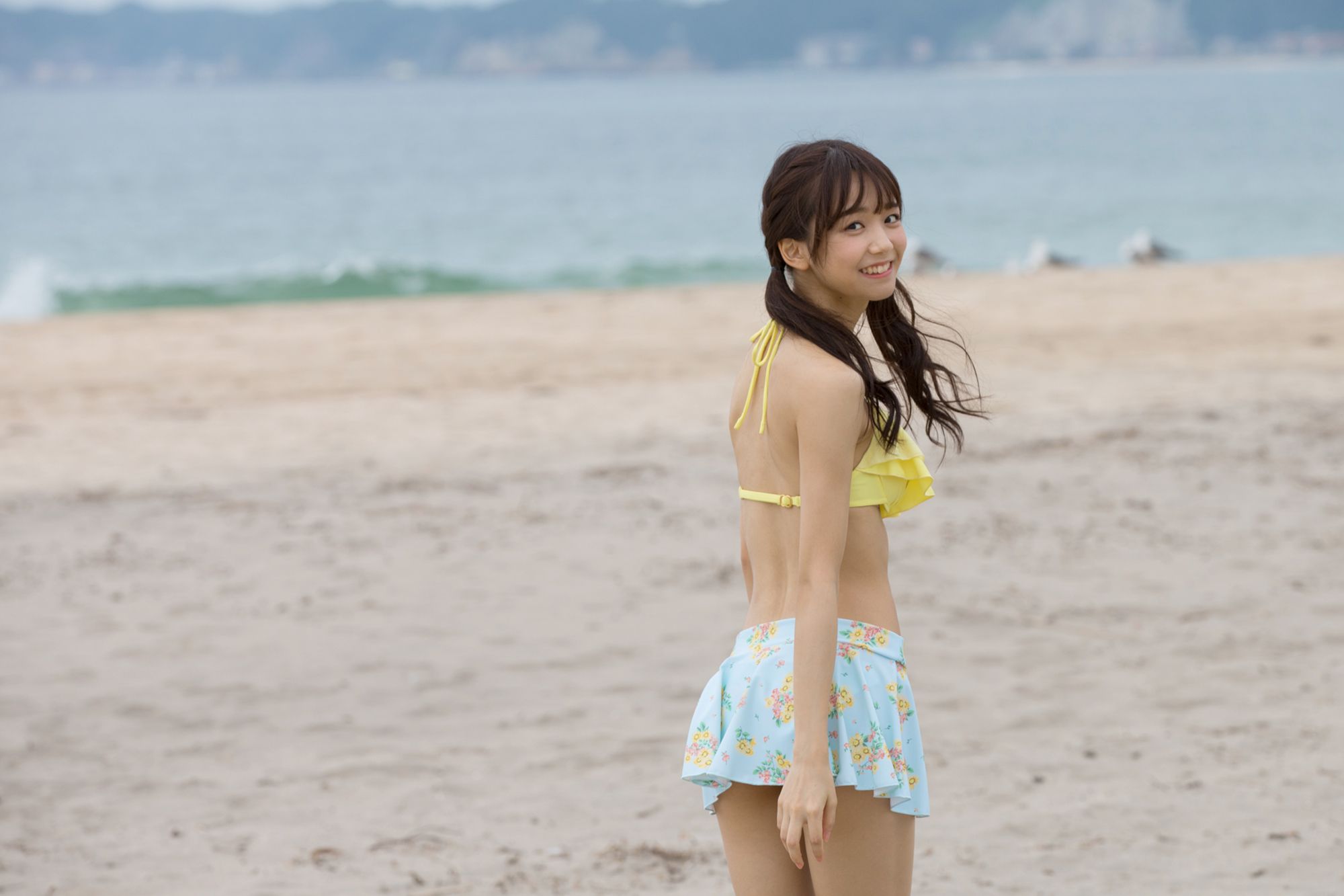 日本童颜双马尾萝莉泳衣比基尼人体艺术写真