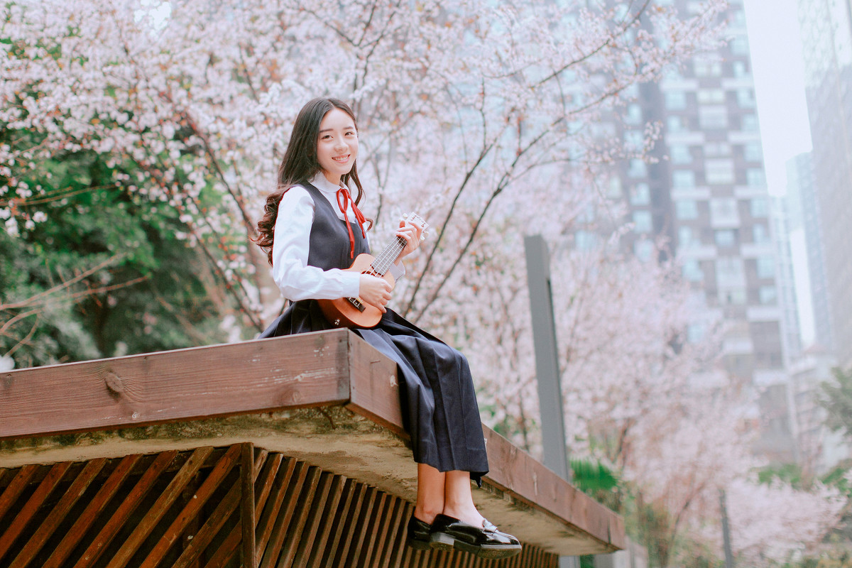 有点像赵丽颖的日本学生装女孩