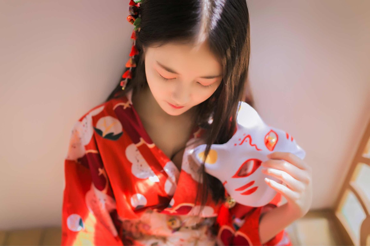 漂亮的日本和服小美女