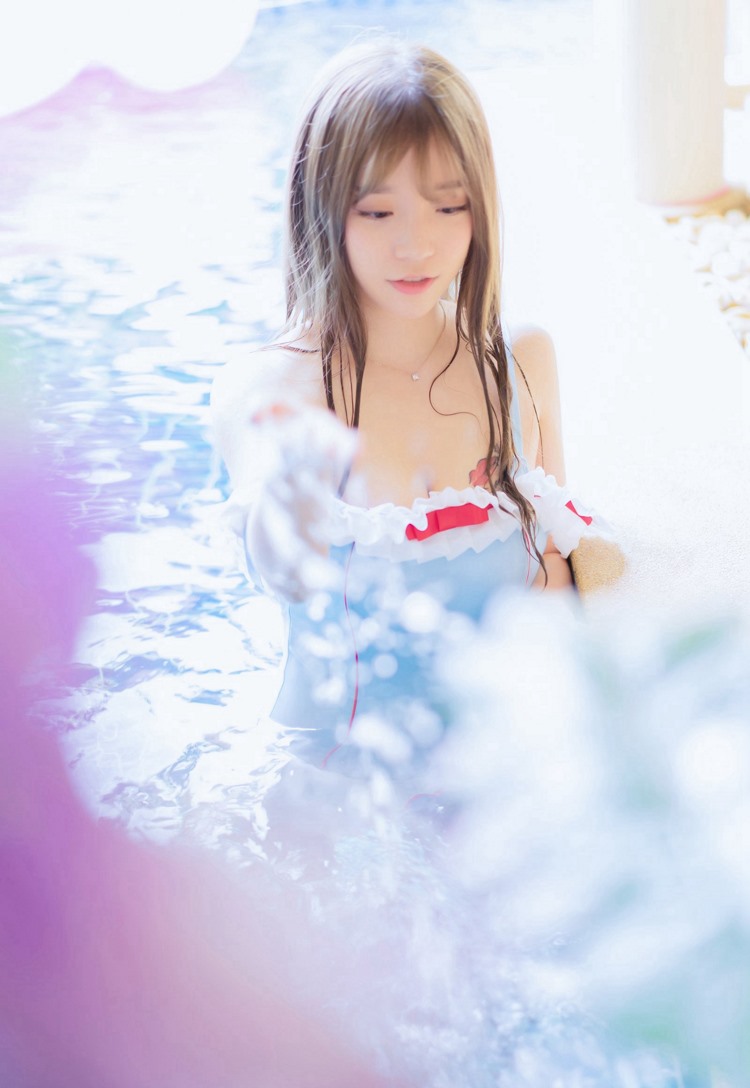 日本泳衣湿身死库水美女甜美诱惑户外性感写真图片