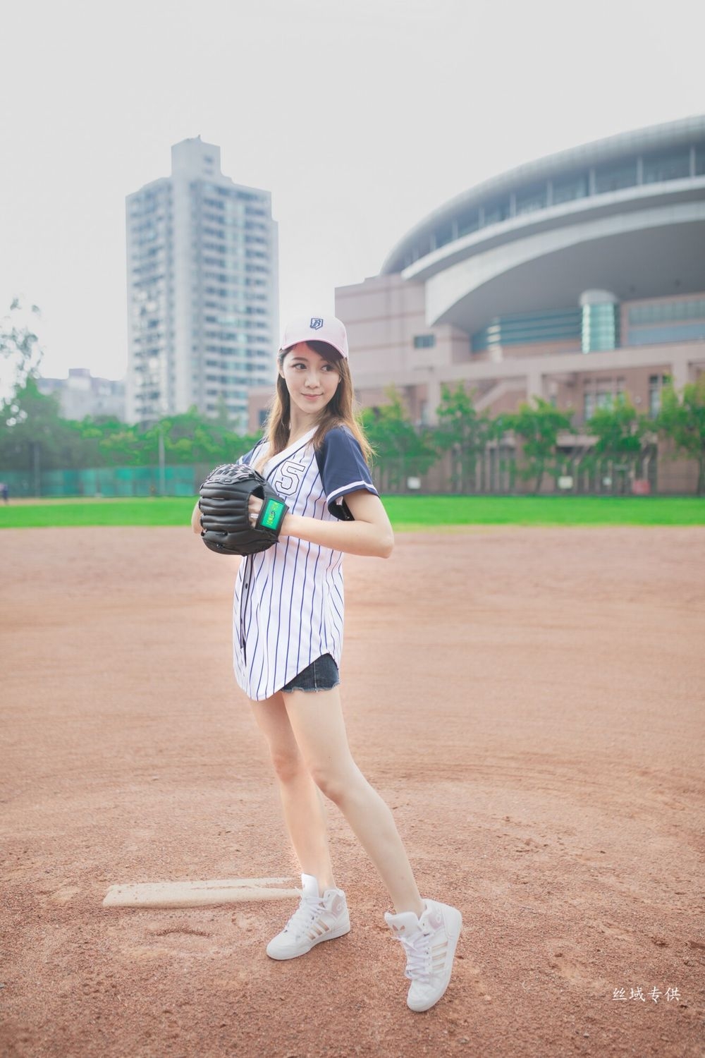 靓丽台湾妹化身足球宝贝青春活力性感美女图片