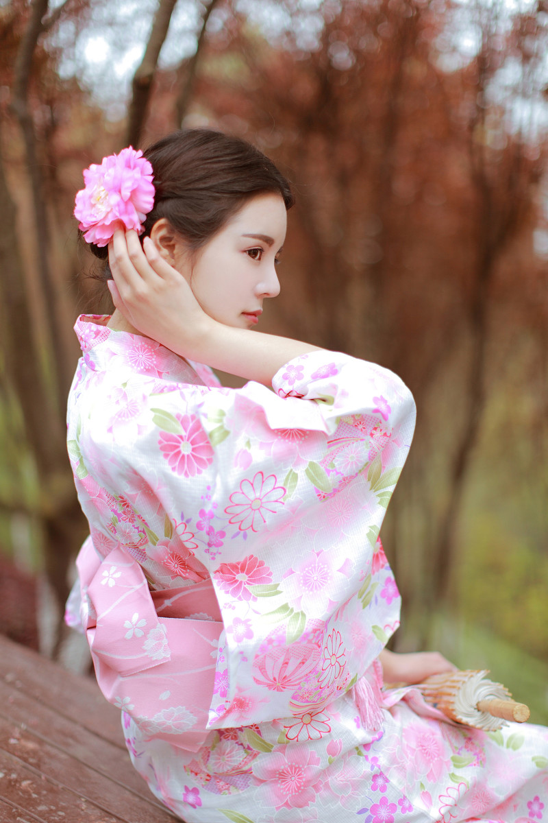 小脸美女日本和服写真