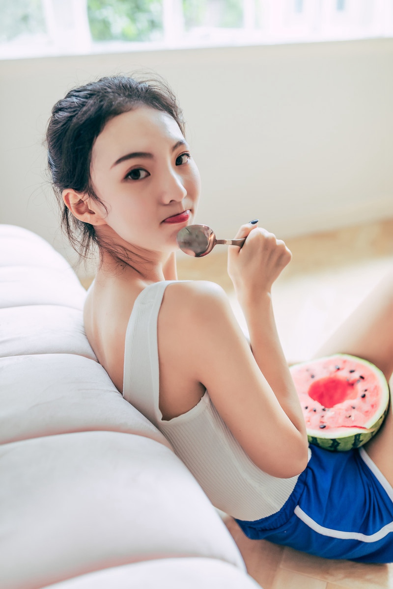 日韩美女谢芷馨巨乳翘臀诱人性感图片