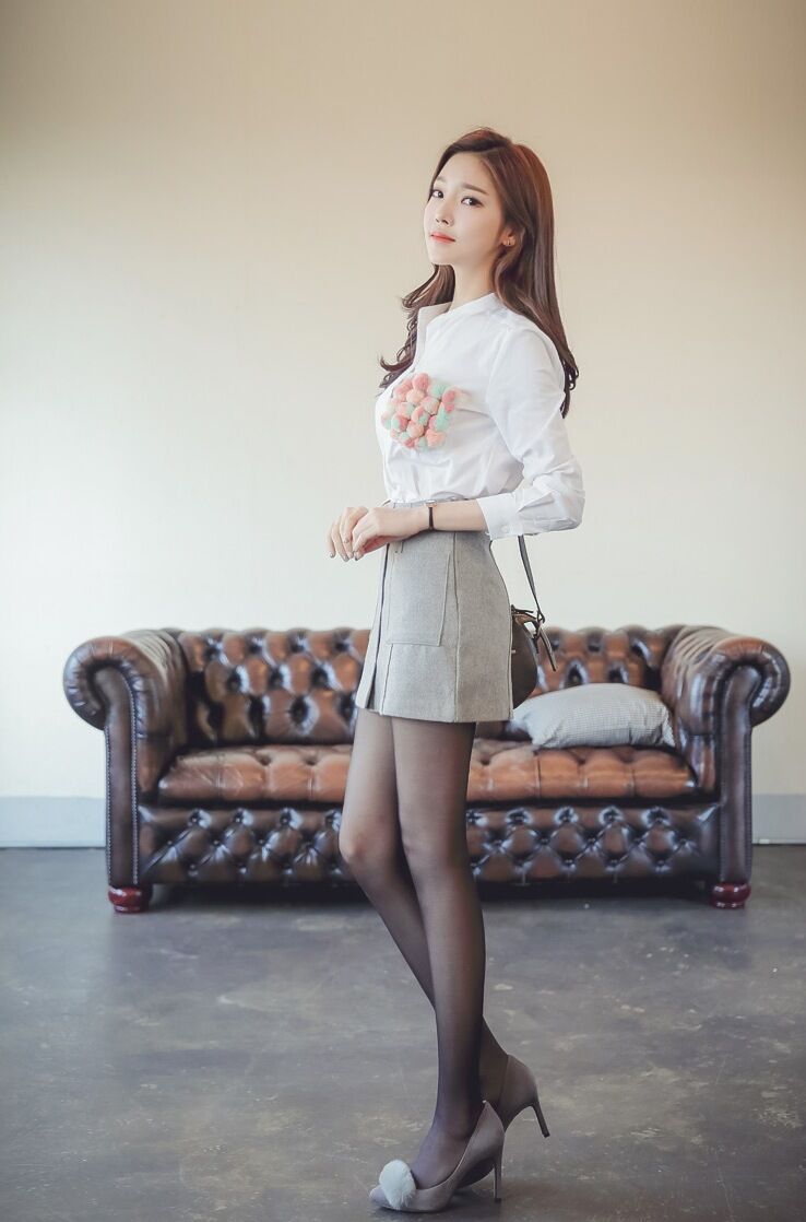 韩国长腿黑丝气质美女