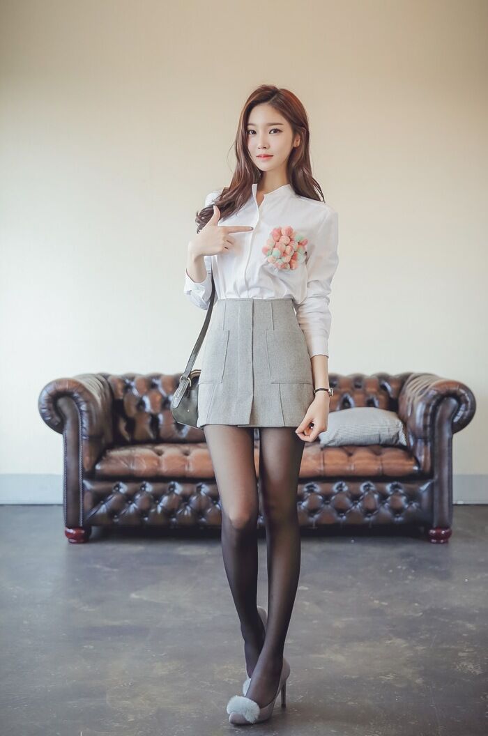 韩国长腿黑丝气质美女