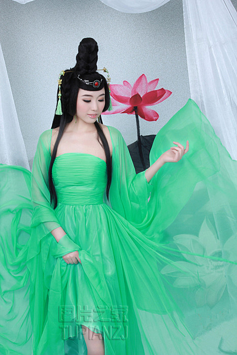 古典绿衣性感少女图片 妩媚引遐想